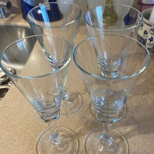 Vintage heavy 14 oz water/tea/wine footed glasses set of 4. Excellent condition